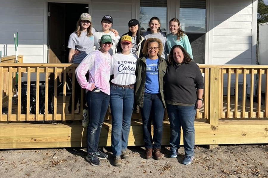 Elizabethtown College Students and Employees Travel to North Carolina for Winter Break Service Trip