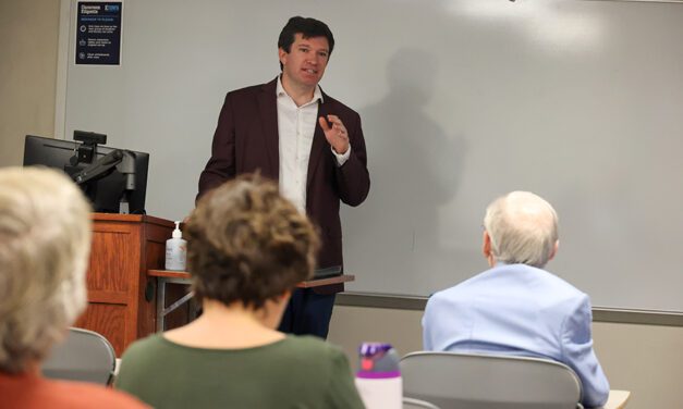 Cameron Gettel ’11 Receives Elizabethtown College Chemistry and Biochemistry Department’s Outstanding Alumni Award